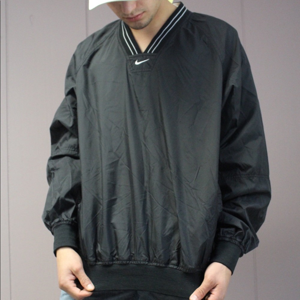 NIKE 90s Windbreaker Black & White V Neck